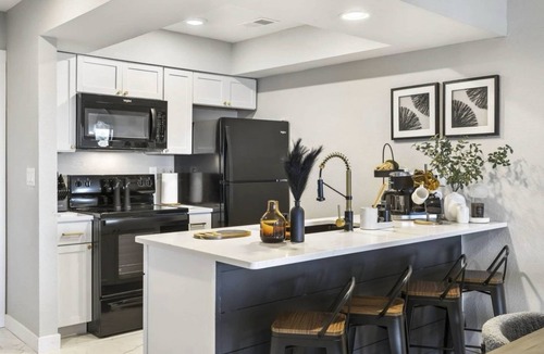 Kimberling City Condo | Modern 2BR Condo # LAKE VIEW # Indoor-Outdoor Pool