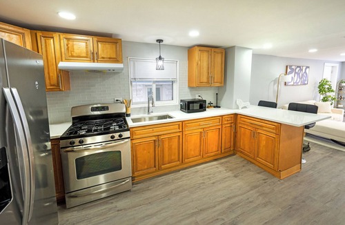 Cicero House | Modern 2BR Gem Free Parking/10 min Midway Airport/15 min Dtwn