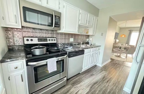 Evansville House | Modern 2BR Townhome, 1.5 Baths, Ideal for 30+ Day Stays, Workspace + Parking