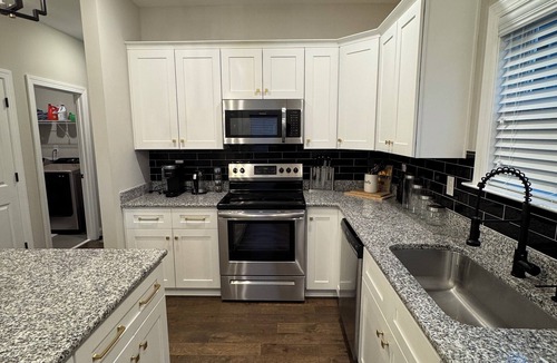 Mosby House | Modern 3BR 2.5BA Gated Home Near VCU & Downtown