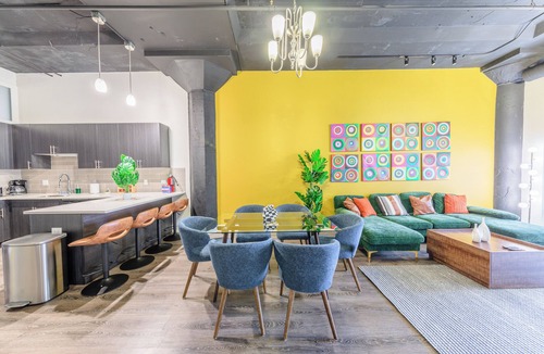 Near South Side Hotel | Modern 3BR BA Downtown Chicago Getaway Near McCormick