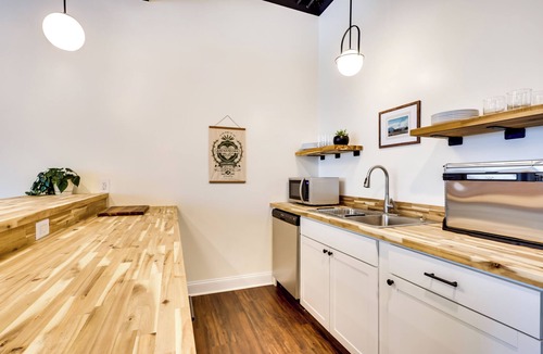Harrisonburg House | Modern 3BR Home Near JMU - EMU | Sleeps 6