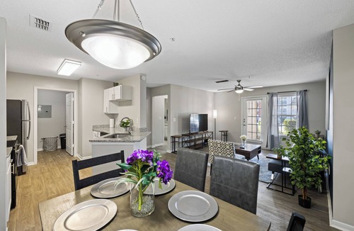 Athens Apartment | Modern 3BR Near UGA & Sanford Stadium, Pool + Gym and Hospitals