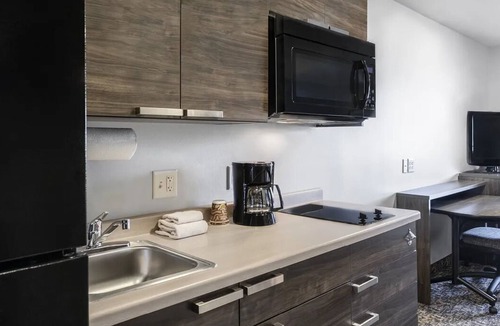 St. Joseph Hotel | Modern 4-Unit Stay Near Interstate – Explore St. Joseph’s Top Attractions