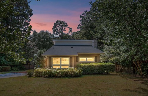 Terry Sanford House | Modern 5-Bed Home + Pool Table Fun