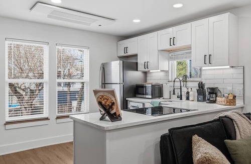 Detroit - Shoreway Apartment | Modern Boho Escape | Prime Ohio City Stay
