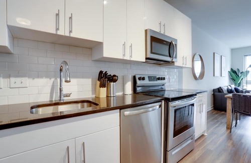 Groveton Apartment | Modern & Bright Apartment in Alexandria