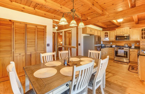 Deposit Cottage | Modern Comforts Classic Cabin: Family/fish Escape!