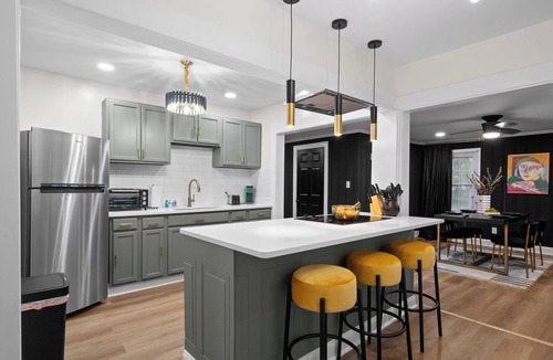 Rocky Mount House | Modern Cottage - City Center