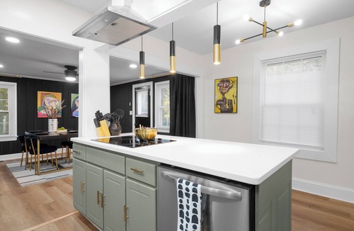 Rocky Mount House | Modern Cottage - City Center
