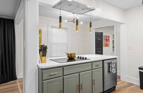Rocky Mount House | Modern Cottage - City Center