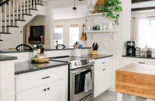 Batesville Other | Modern Farmhouse with Pool and Creative Studio. Close to Breweries & Wineries!