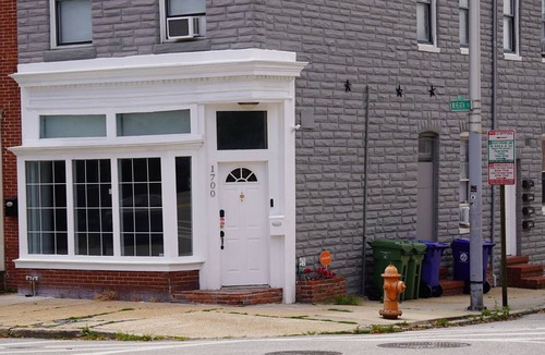 South Baltimore Apartment | Modern Fed Hill studio: steps to pubs/city vibes!