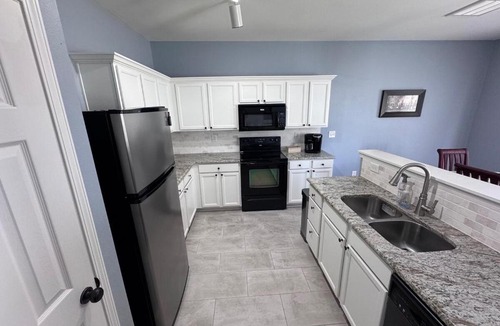 Gastonia House | Modern Haven 2 bedroom Home & Loft Retreat