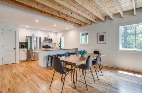 Hendersonville House | Modern Hiker's Haven w/DuPont State Forest Views!
