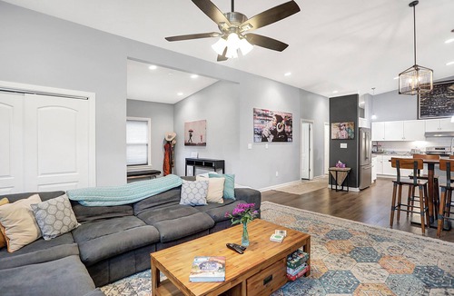 Indianapolis House | Modern Home 3 King Beds 85" TV EV Charger Near Downtown