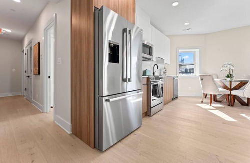 Dupont Circle Bed & Breakfast | Modern Luxe Apartment Heart of Dupont Circle DC