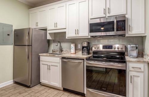 Dauphin Island Condo | Modern & luxurious ground-floor condo near the Gulf with pools