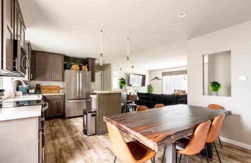 Mount Hood Village Cottage | Modern Mountain Cabin!