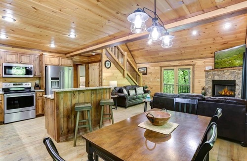 Foxfire Estates Cabin | Modern Mountain Cabin w/Games & Outdoor Living