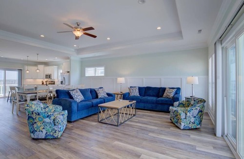 North Topsail Beach House | Modern oceanfront B Lot, 6 BR, 4.5 baths, Hot Tub, Elevator & Community Pool