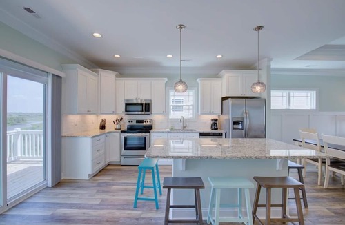 North Topsail Beach House | Modern oceanfront B Lot, 6 BR, 4.5 baths, Hot Tub, Elevator & Community Pool