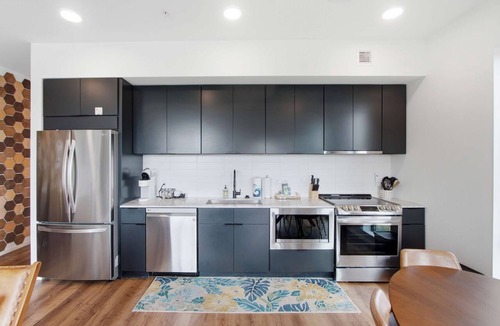 North Capitol Condo | Modern river-view condo with balcony & WiFi - walk to downtown & attractions