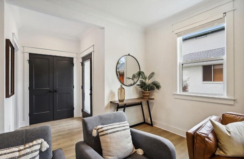 East Nashville House | Modern Two Townhomes Close to Downtown