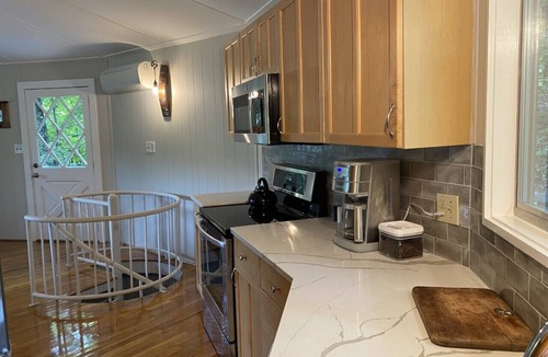 Montreat Cabin | MONTREAT ROUND HOUSE - Mountain views, Renovated, Hot Tub, Fire Pit