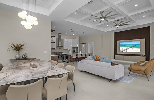 Central Naples House | Morningside Luxury Escape - Heated pool - Office place