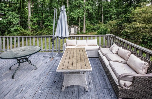 Douglasville House | Moss drive retreat - Close to the woods