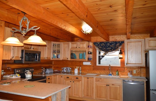 Williamstown Cabin | Most charming cabin blended with rustic warmth & modern comfort in williamstown
