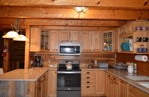 Williamstown Cabin | Most charming cabin blended with rustic warmth & modern comfort in williamstown