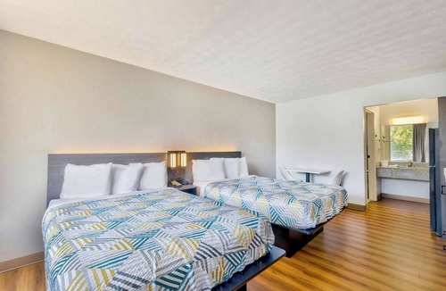 Mount Jackson Hotel | Motel 6 Mount Jackson, VA - Shenandoah