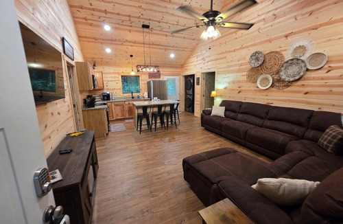 Whittier Cabin | Mountain Due | Cozy, Private & Perfectly Located