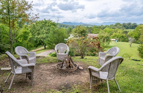 Franklin House | Mountain Escape with Game Room and Smoky Views