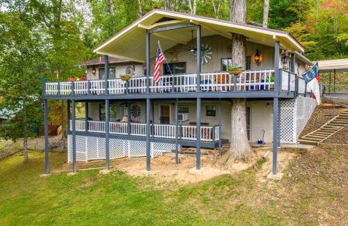 Franklin House | Mountain Escape with Game Room and Smoky Views