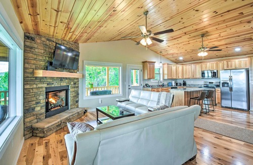Murphy Cabin | 'Mountain Sky Escape' Murphy Cabin w/Mtn Views