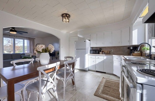 Loyalton House | Mountain Sunrise Retreat