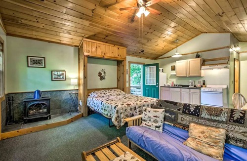 Bryson City Cabin | Mountain Tree Getaway on the Nantahala River in Bryson City, North Carolina