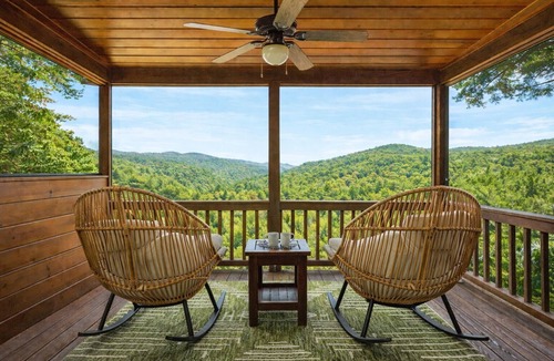 Ridgeline Vistas Cabin | Mountain view cabin | Hot tub | Peloton | Arcade | King | 11 mile to Blue Ridge