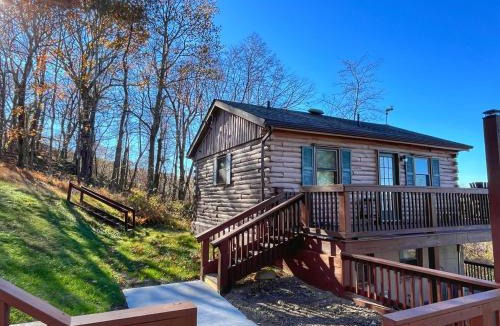 Stanley House | Mountain View Log Cabin - Cozy cabin in the Blue Ridge Mountains
