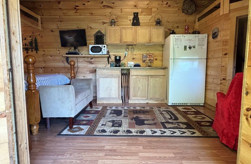 Whittier Apartment | Mountain View Shed Cabin