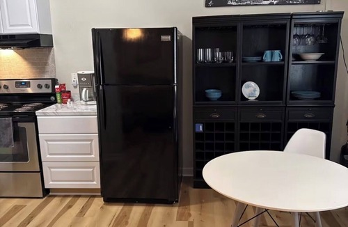 Downtown Knoxville Condo | Move-in ready 1-BR monthly-rental condo near Univ of TN and downtown Knoxville