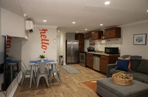 Bloomingdale Apartment | Mr. Flash's Flat - Walk to Metro - Heart of DC
