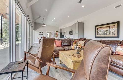 Singers Glen House | Mtn & Creek Views! Harrisonburg Escape on 10 Acres