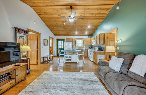 Bryson City Cottage | Mtn-view Bryson City Cabin: 1 Mi to Deep Creek!