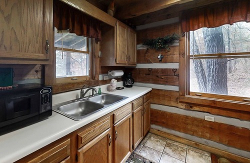 Smoky Mountains House | Mtn View Cabin, Sleeps 4・N the Woods・Deck・Hot Tub