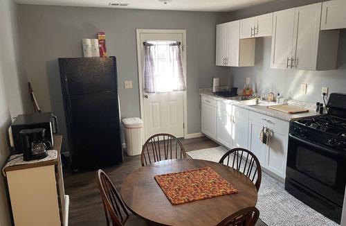 Stanton Apartment | Muddy Boots Hideout l Cozy 2BR l 15 min to RRG l WI-FI