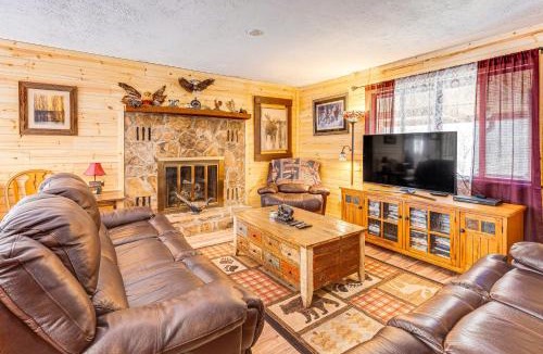 Murphy House | Murphy Cabin w/Deck, Grill & Private Pond!